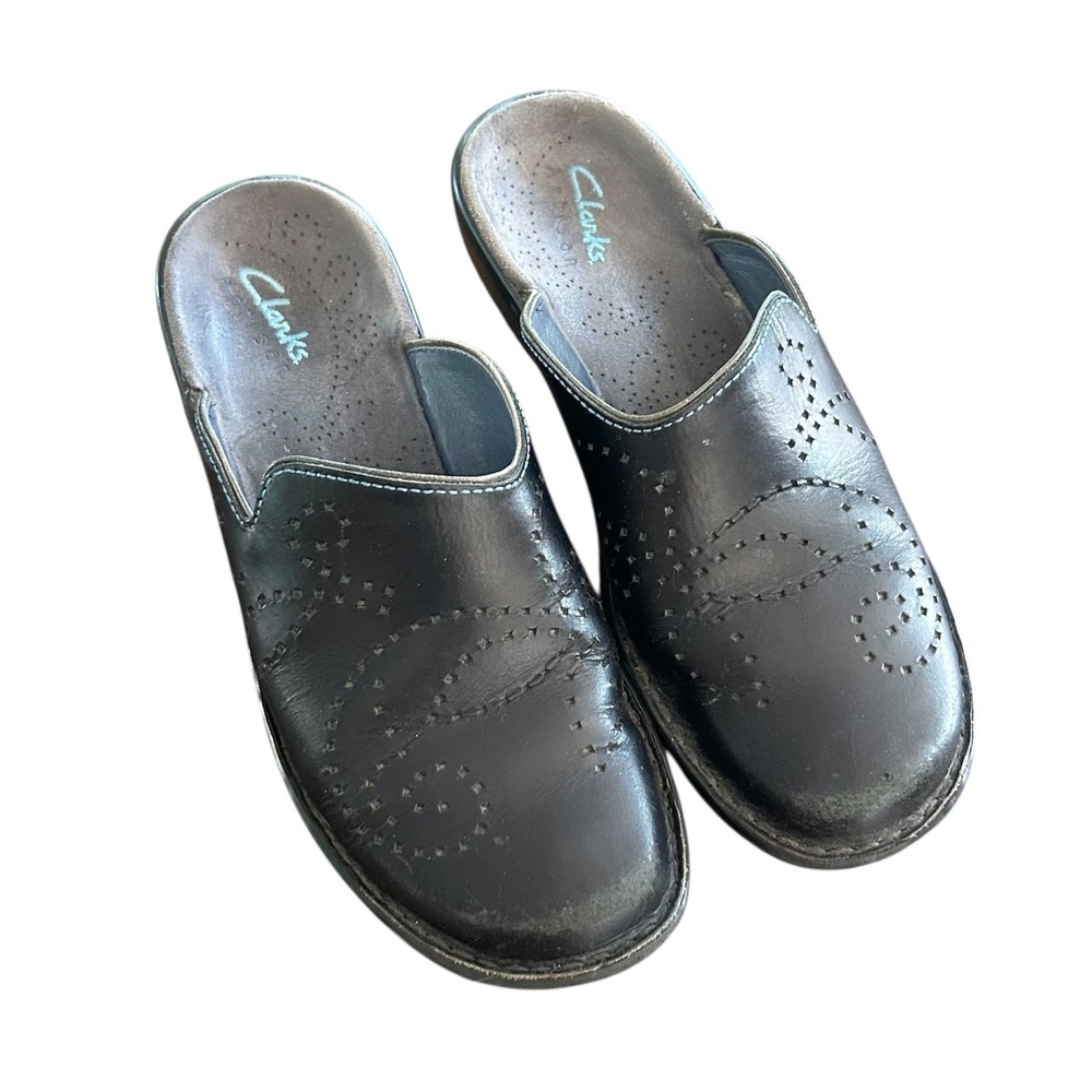 Clarks Artisan Leather Mules Women 7.5 Black Good Perforated Swirl Slides Casual